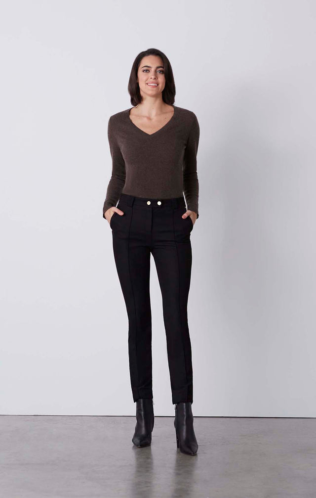 Show Jumper - Stretch Faux-Suede Leggings - On Model