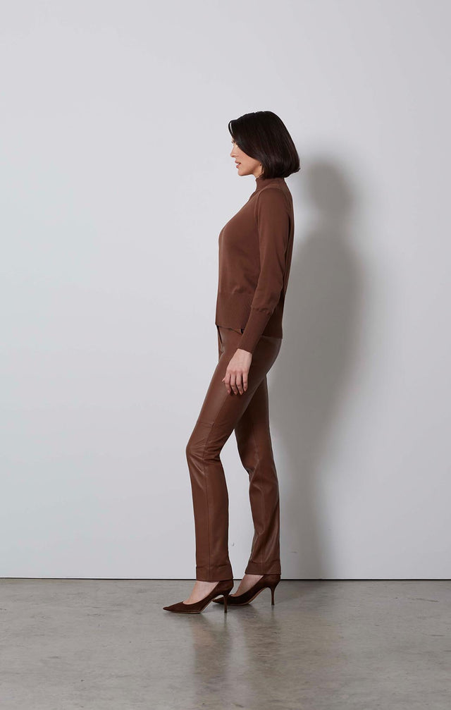 BARCLAYS-ORGANIC SUVIN-COTTON SWEATER-1-KN-1801-ON MODEL