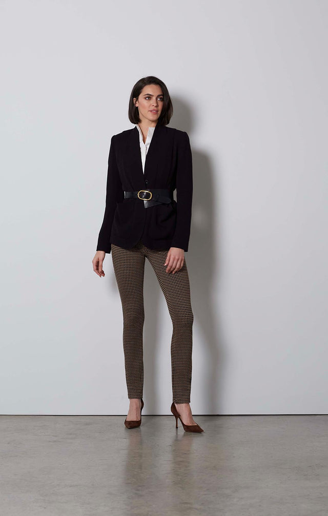 BLACK ROCK-ULTRAFINE CRÊPE BLAZER-1-JK-2182-ON MODEL