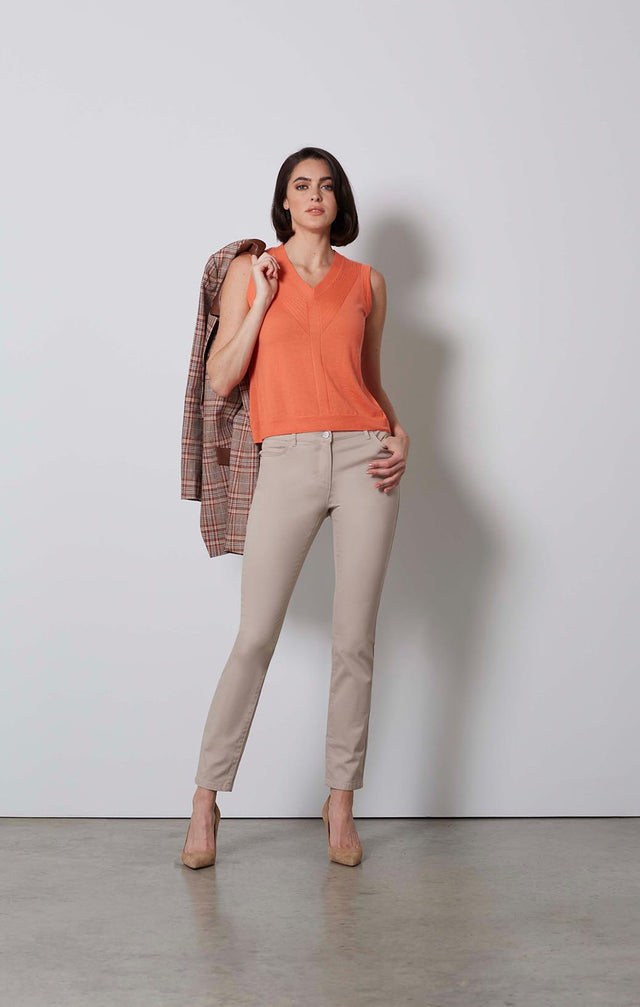 DELECTABLE-RIBBED CASHMERE KNIT SHELL-1-KN-1699-ON MODEL