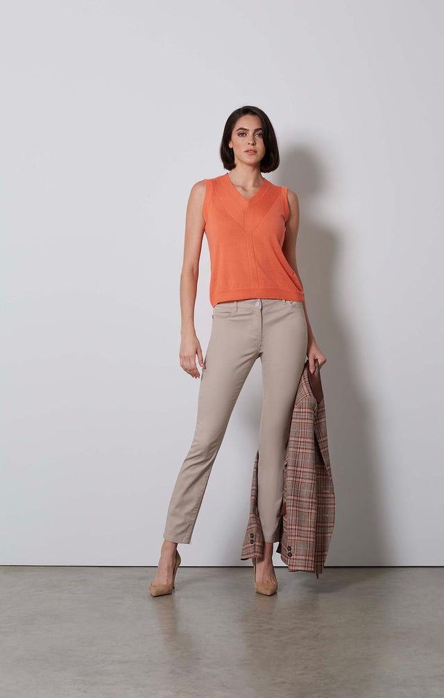 DELECTABLE-RIBBED CASHMERE KNIT SHELL-1-KN-1699-ON MODEL