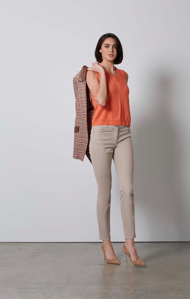 DELECTABLE-RIBBED CASHMERE KNIT SHELL-1-KN-1699-ON MODEL