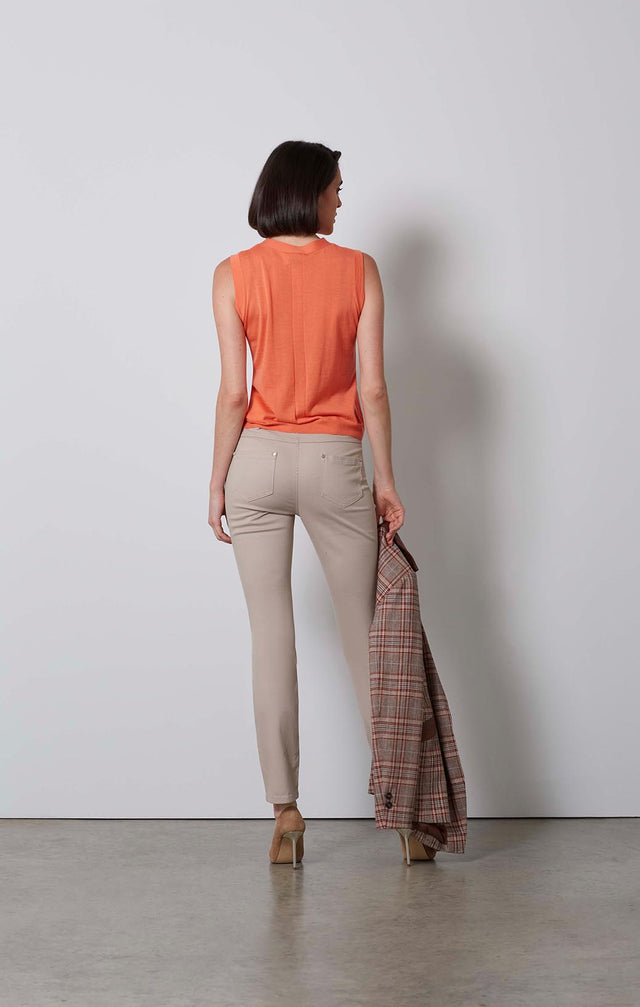 DELECTABLE-RIBBED CASHMERE KNIT SHELL-1-KN-1699-ON MODEL