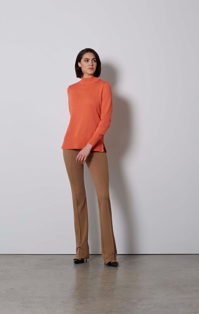 EPICURE-SUVIN ORGANIC-COTTON KNIT TOP-1-KN-2186-ON MODEL