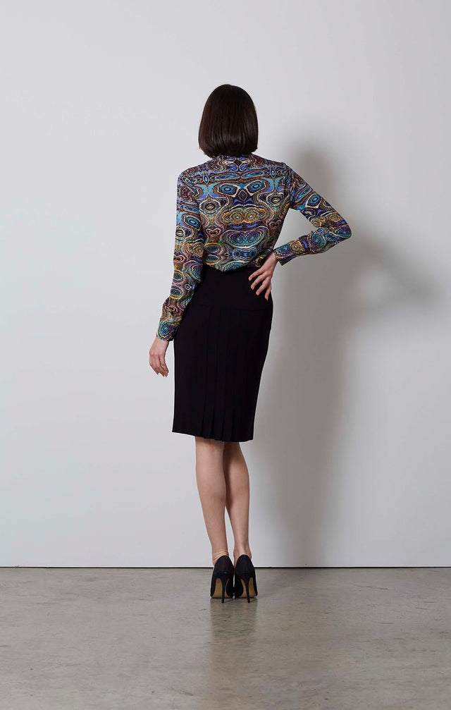 GEODE-PRINT SILK CRÊPE BLOUSE-1-TP-1891-ON MODEL