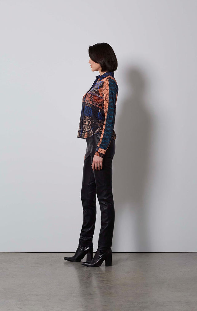 KASBAH-PRINT STRETCH SILK CRÊPE BLOUSE-1-TP-1704-ON MODEL