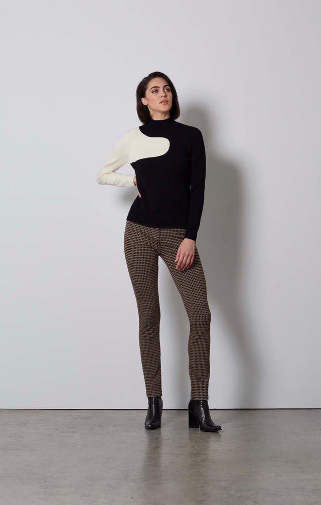 MOMA-COLORBLOCK MOCK TURTLENECK-5-KN-1779-ON MODEL