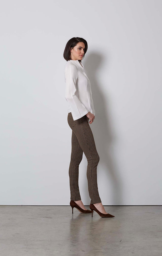 WHITNEY-WHITE STRETCH POPLIN SHIRT-5-TP-1797-ON MODEL