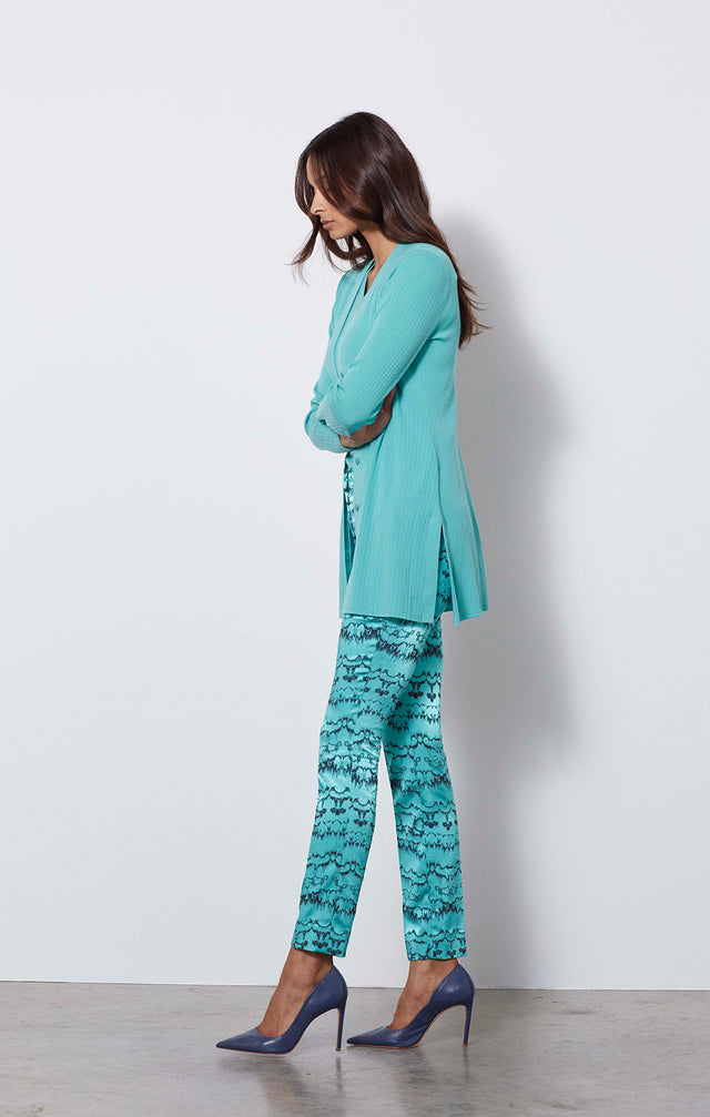 Parure-cardi - Blue Cashmere Cardigan - On Model